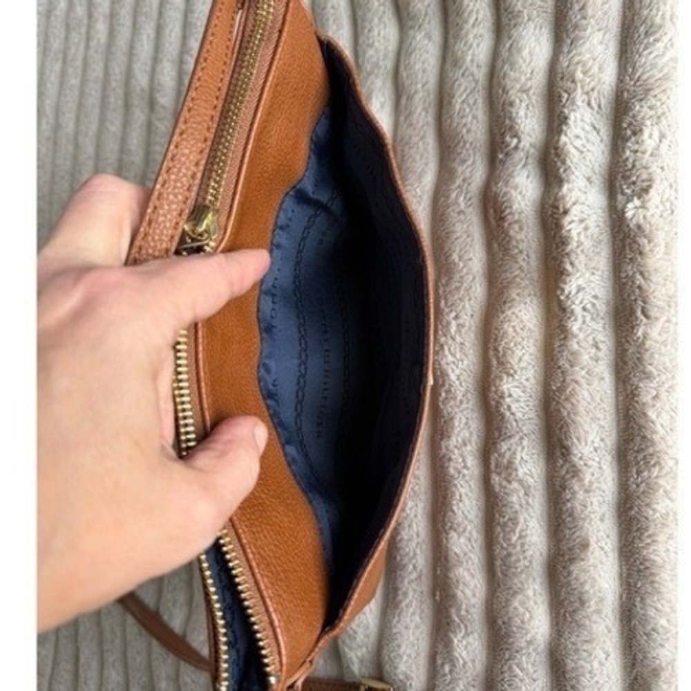 Tommy Hilfiger Tan Pebbled Faux Leather Crossbody Bag Gold Hardware Slim Purse - Picture 5 of 12